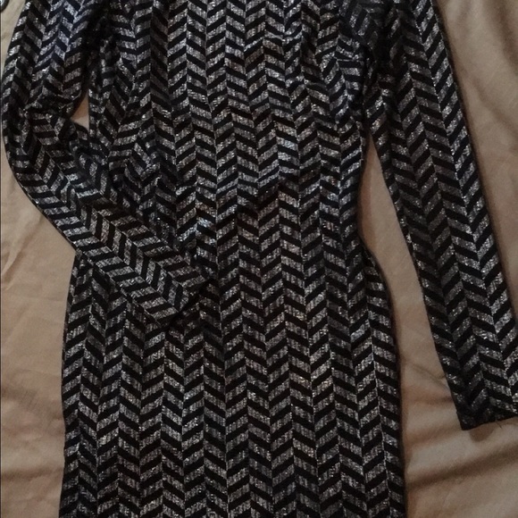 Dress - Picture 3 of 3